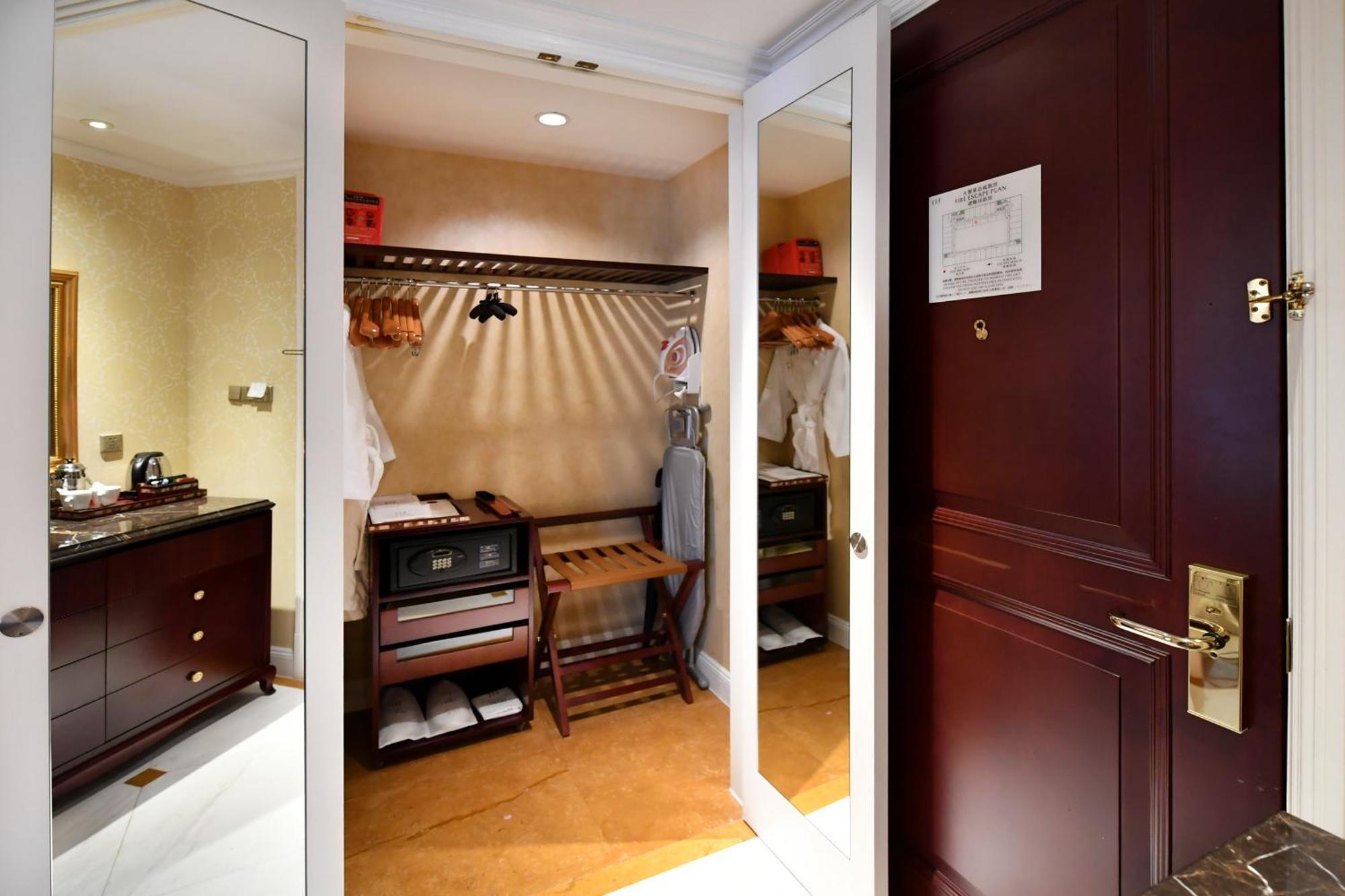 Grand - Nanjing Road Hotel 5*