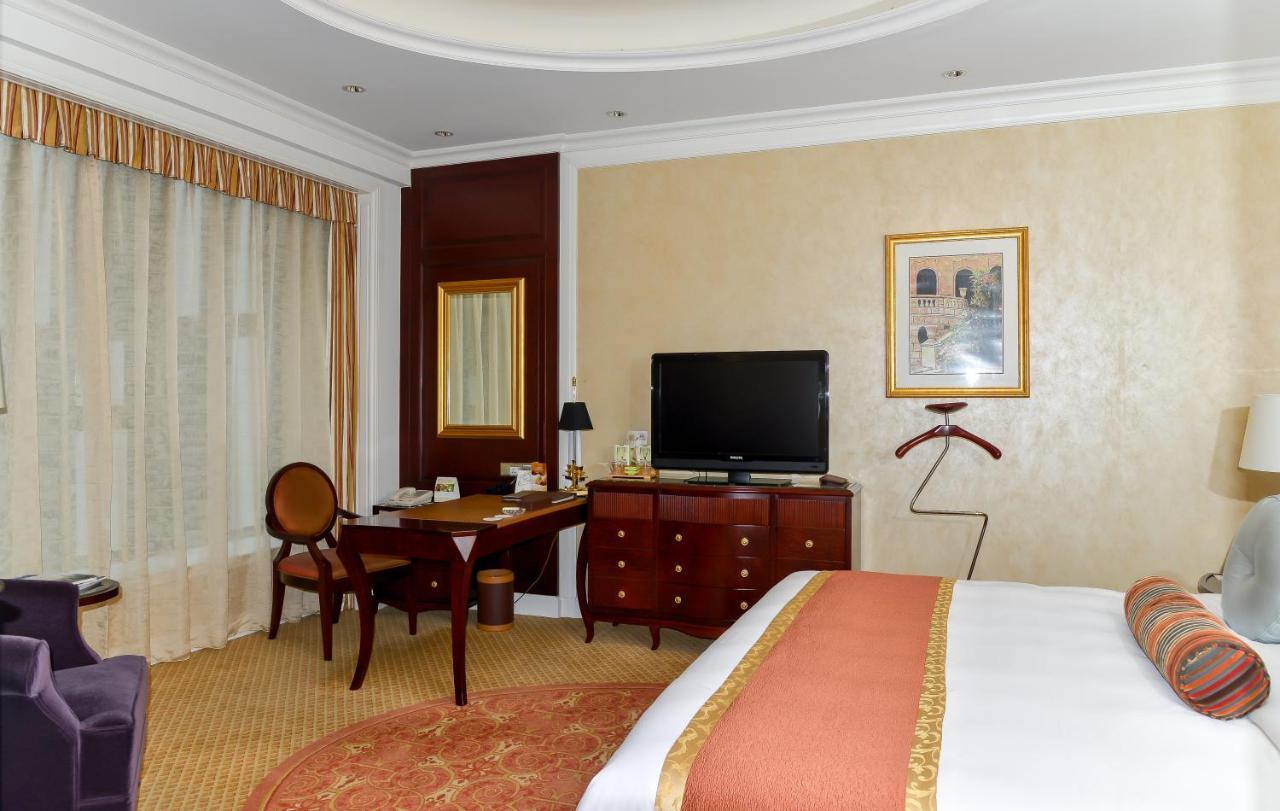 Grand - Nanjing Road Hotel