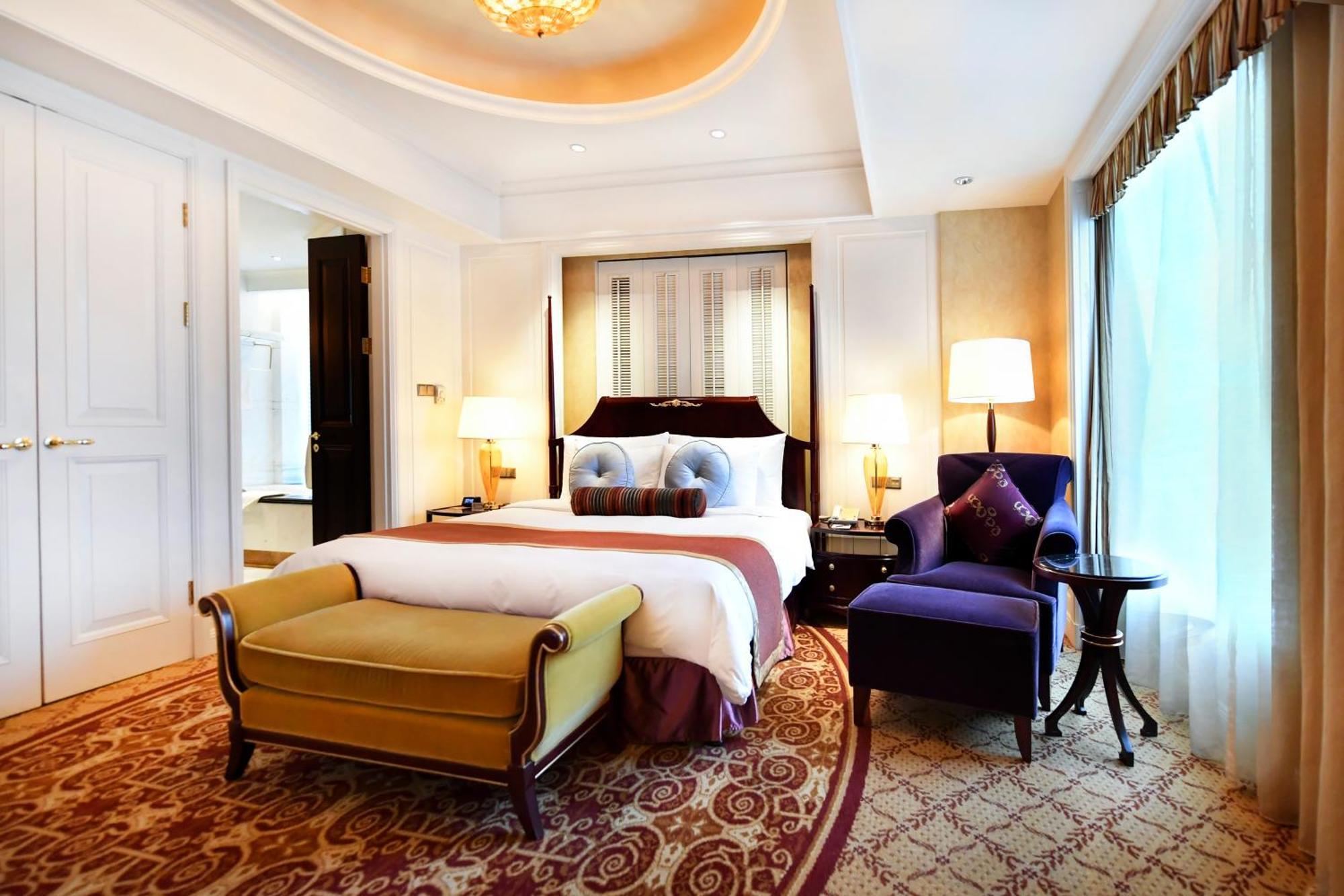 Grand - Nanjing Road Hotel