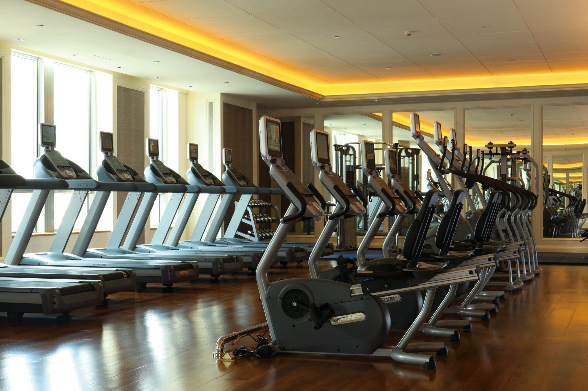 Hotel Grand - Nanjing Road 5*