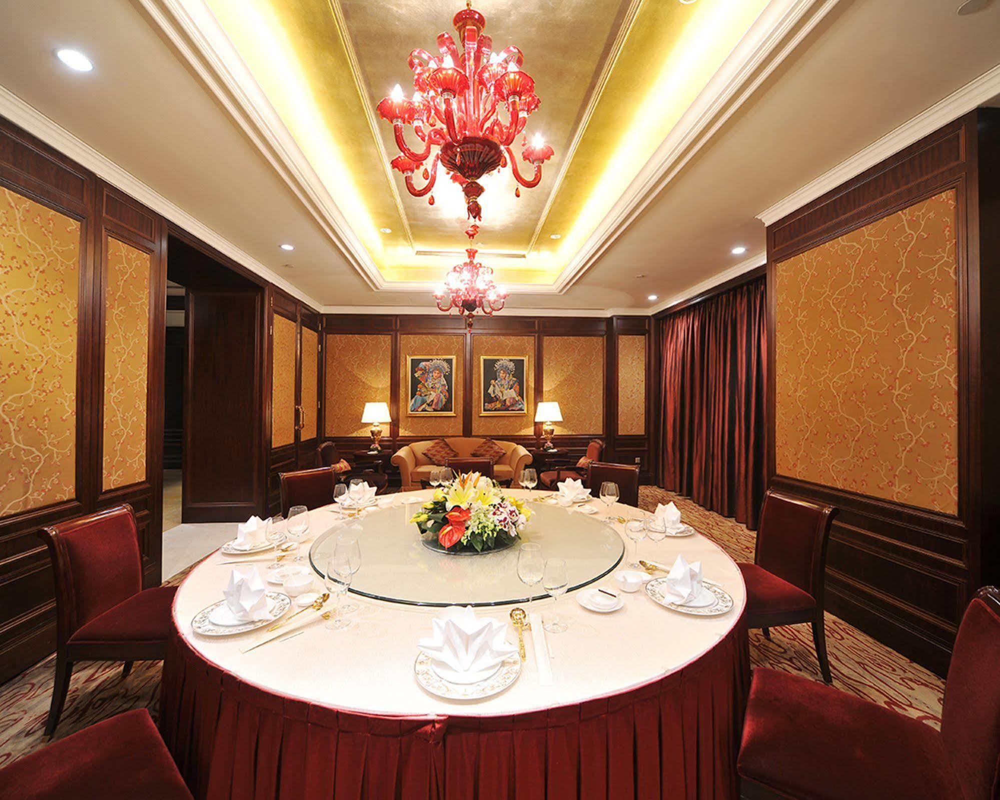 Hotel Grand - Nanjing Road 5*